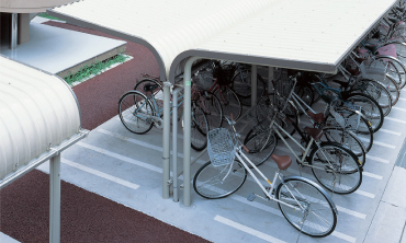 サイクルスペース：都市空間にふさわしいスマートさ。自転車と、これからの街を考えた駐輪場。設置場所に合わせて、ベストチョイスが可能です。さらに、野外収納に欠かせないヨド自転車置場シリーズとのセットも可能です。
