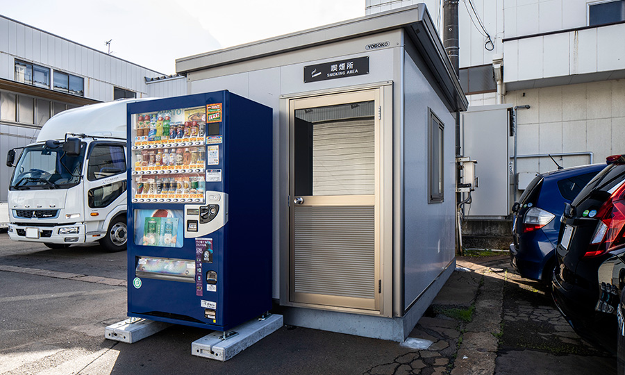 お気にいる タックオンライン 店ヨド物置 ヨドコウ物置 ヨドコウ ヨド蔵SA DZB-1811HWSA 一般型 お客様組立品 喫煙所屋外 収納庫 物置  屋外 淀川製鋼所